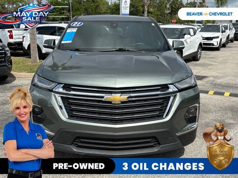 Used 2023 Chevrolet Traverse LT w/ LPO, Floor Liner Package FWD image 2