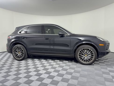 Certified 2022 Porsche Cayenne AWD/4WD image 8