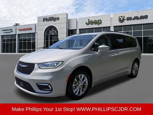 Certified 2021 Chrysler Pacifica Touring-L w/ Premium & Safety Sphere Group FWD image 7