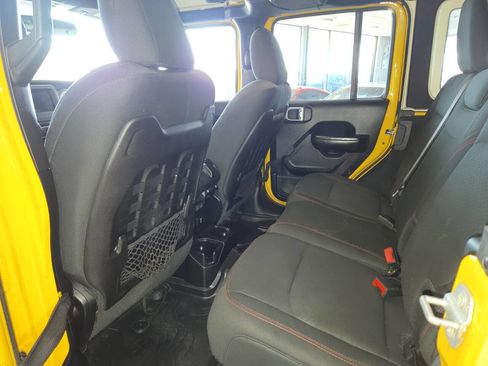 Used 2019 Jeep Wrangler Unlimited Rubicon w/ Cold Weather Group AWD/4WD image 24
