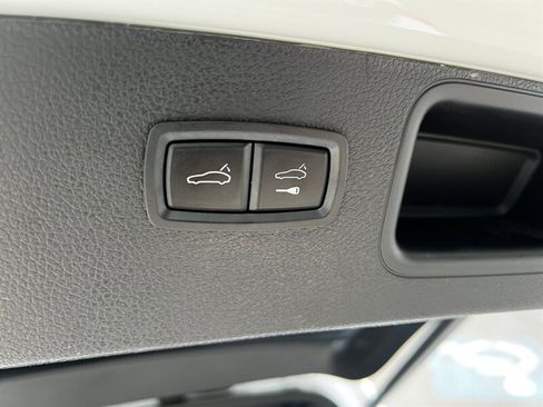 Used 2025 Porsche Macan w/ Premium Package Plus AWD/4WD image 27