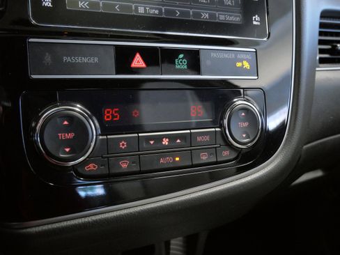 Used 2019 Mitsubishi Outlander GT image 24