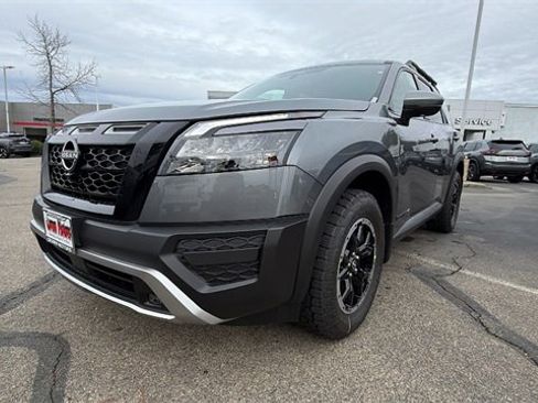 New 2025 Nissan Pathfinder Rock Creek image 9