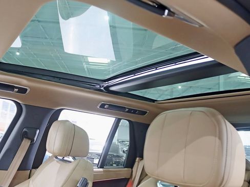 Used 2025 Land Rover Range Rover SE AWD/4WD image 33