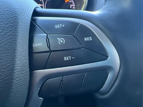 Used 2021 Jeep Grand Cherokee Overland AWD/4WD image 26