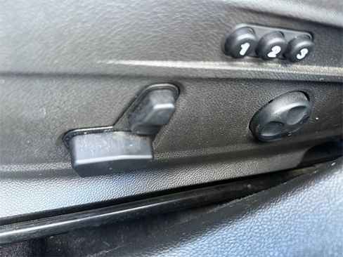 Used 2022 Alfa Romeo Giulia Veloce image 11