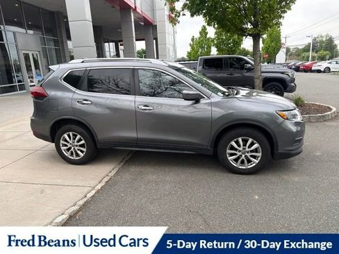 Used 2018 Nissan Rogue SV AWD/4WD image 3