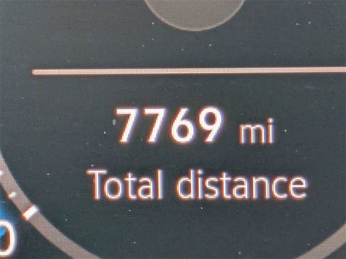 Certified 2025 Volkswagen Tiguan S w/ 18" Wheel Package image 40