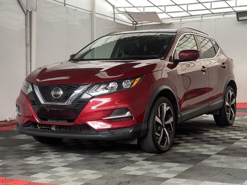 Used 2020 Nissan Rogue Sport SL image 3