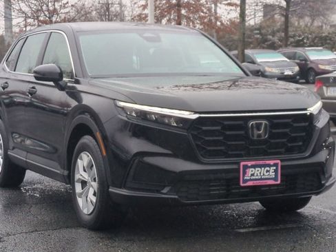Used 2023 Honda CR-V LX image 3