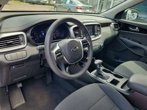 Used 2020 Kia Sorento L FWD image 18