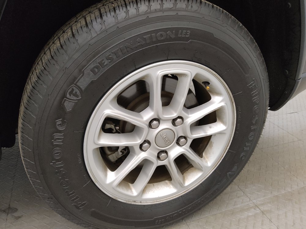 Used 2018 Jeep Grand Cherokee Laredo AWD/4WD image 31