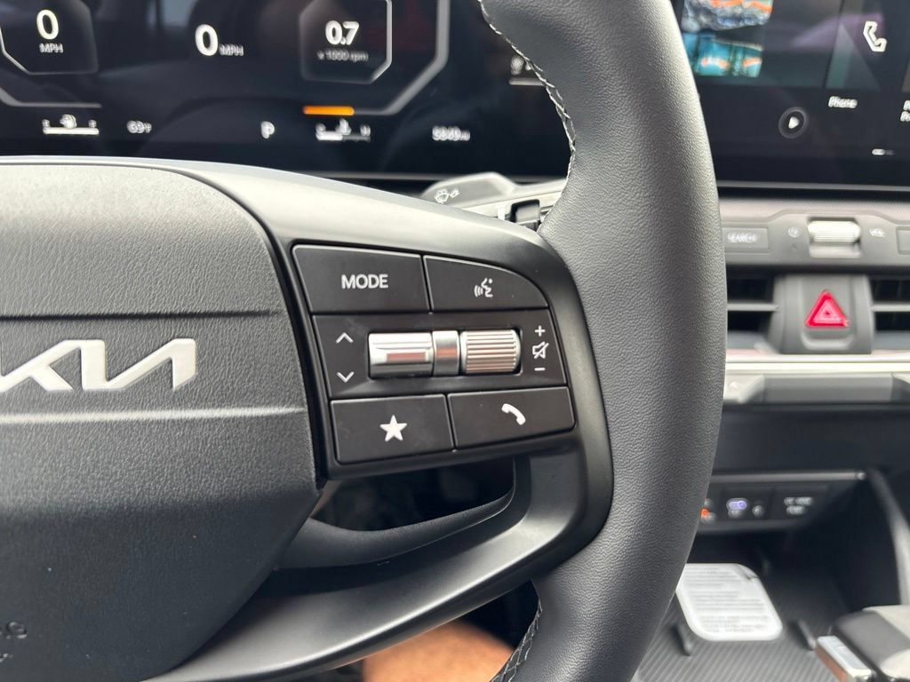 Certified 2025 Kia K4 GT-Line Turbo FWD image 26