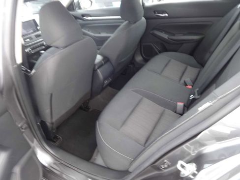 Used 2022 Nissan Altima 2.5 SV image 10