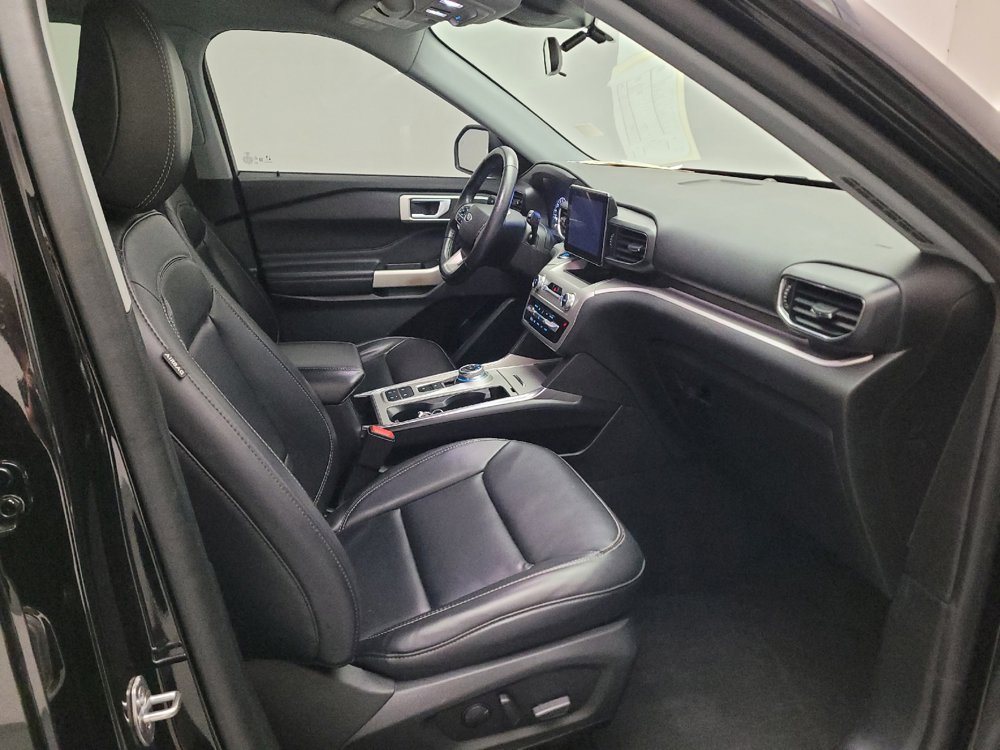 Used 2021 Ford Explorer XLT w/ Equipment Group 202A RWD image 21