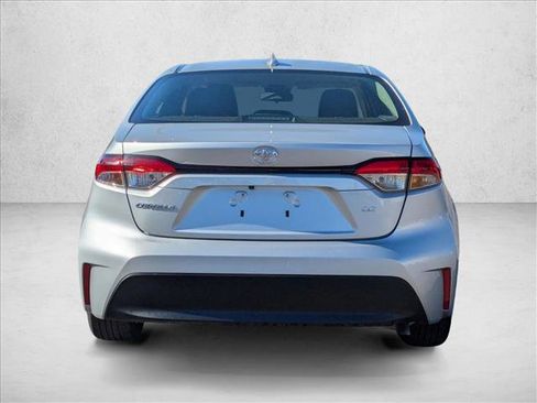Used 2023 Toyota Corolla LE image 6