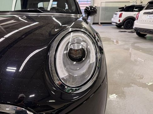 Used 2018 MINI Cooper S w/ Sport Package image 9