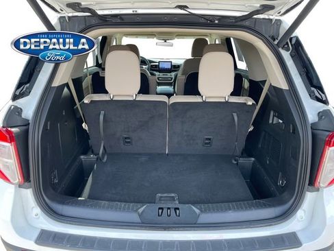 Used 2022 Ford Explorer XLT w/ Equipment Group 202A image 6
