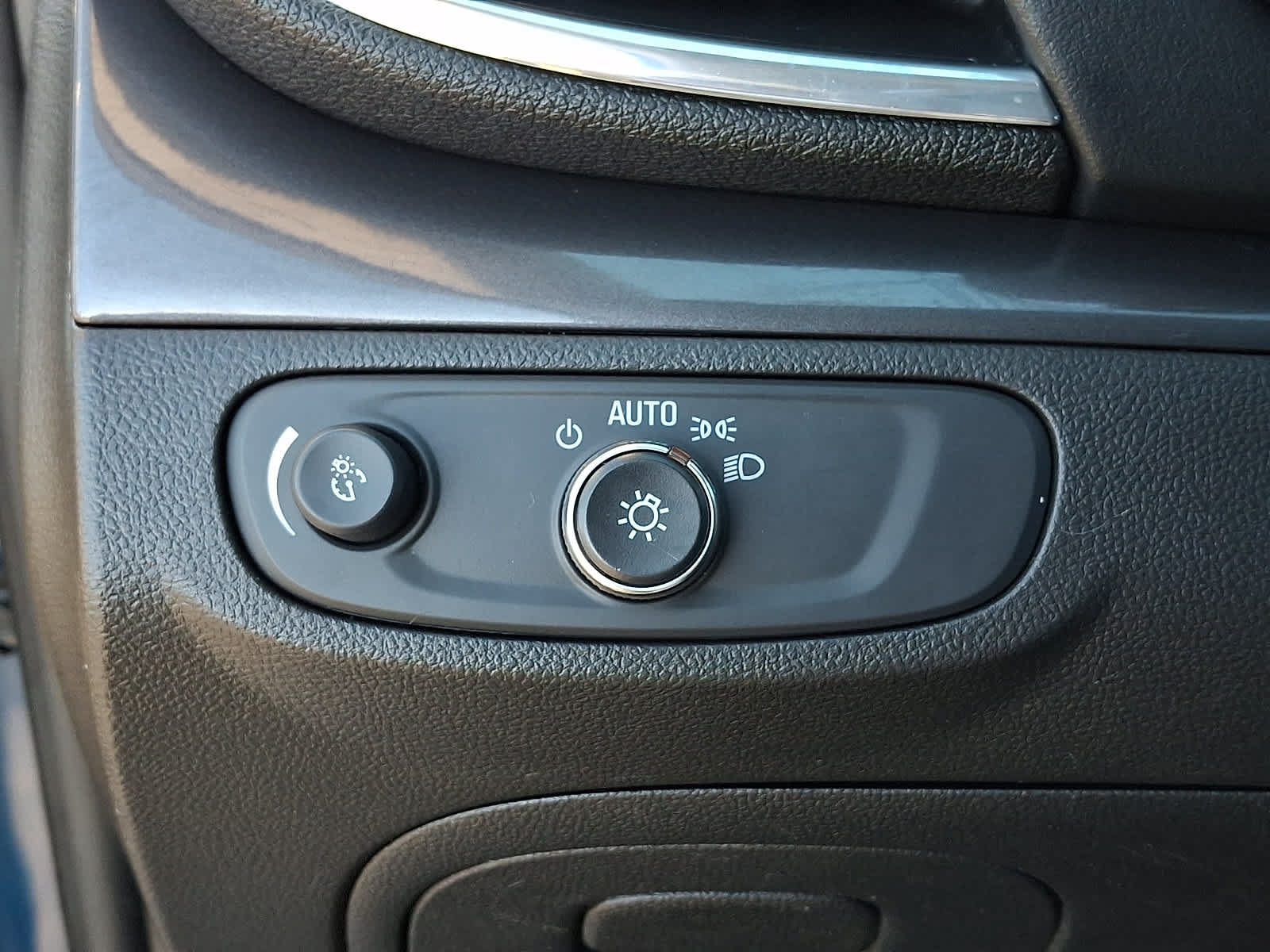 Used 2019 Buick Encore Preferred AWD/4WD image 28