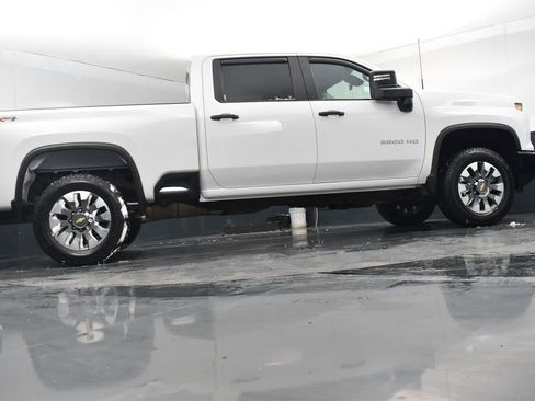 Used 2025 Chevrolet Silverado 2500 Custom w/ Custom Value Package image 28