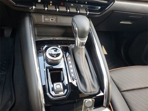 Certified 2024 GMC Canyon AT4 w/ AT4 Premium Package image 16