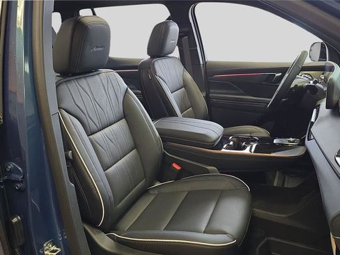 New 2026 Buick Enclave Avenir w/ Super Cruise Package image 14