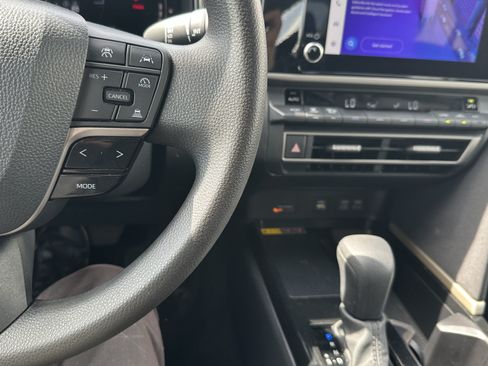 Used 2025 Toyota Camry LE FWD image 21