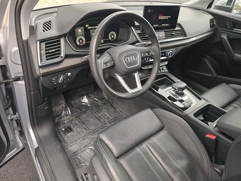 Used 2023 Audi Q5 2.0T Prestige w/ Prestige Package image 40