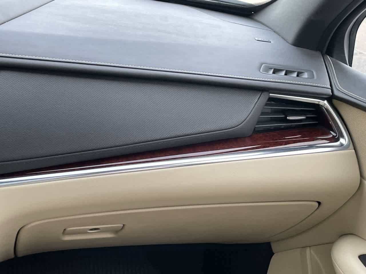 Used 2019 Cadillac XT5 Luxury FWD image 16