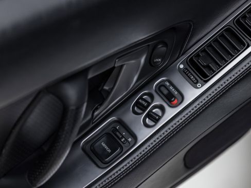 Used 2004 Acura NSX T image 90