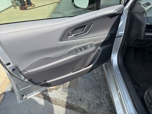 Used 2023 Toyota Prius XLE FWD image 37