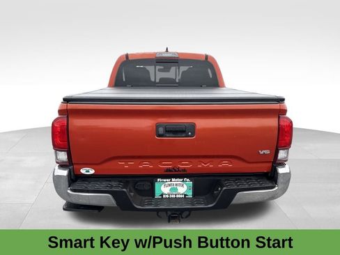 Used 2018 Toyota Tacoma TRD Off-Road image 6