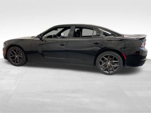 Used 2021 Dodge Charger SXT w/ Blacktop Package image 3