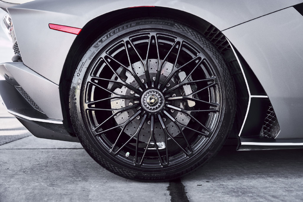 Used 2018 Lamborghini Aventador S AWD/4WD image 32