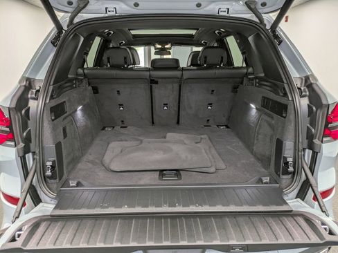 Used 2024 BMW X5 xDrive40i w/ M Sport Package AWD/4WD image 25