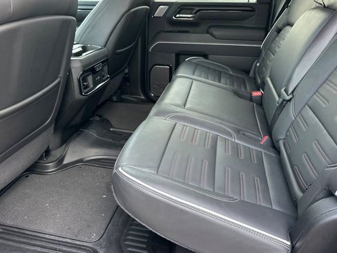 Used 2024 GMC Sierra 2500 AT4X image 12