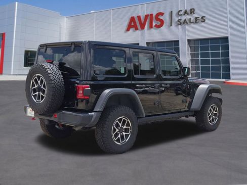 Used 2025 Jeep Wrangler Unlimited Rubicon AWD/4WD image 6