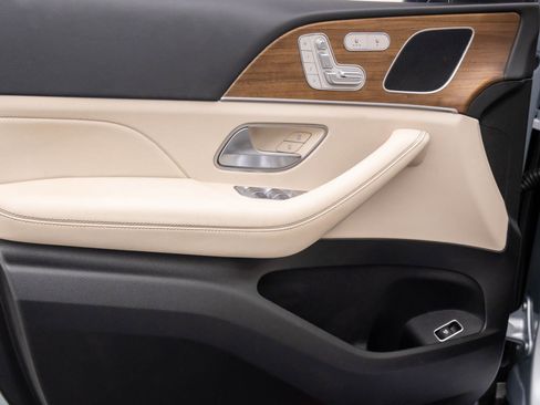 Certified 2024 Mercedes-Benz GLE 350 4MATIC w/ Winter Package image 15