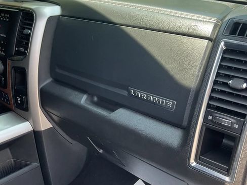 Used 2018 RAM 1500 Laramie w/ Convenience Group AWD/4WD image 38