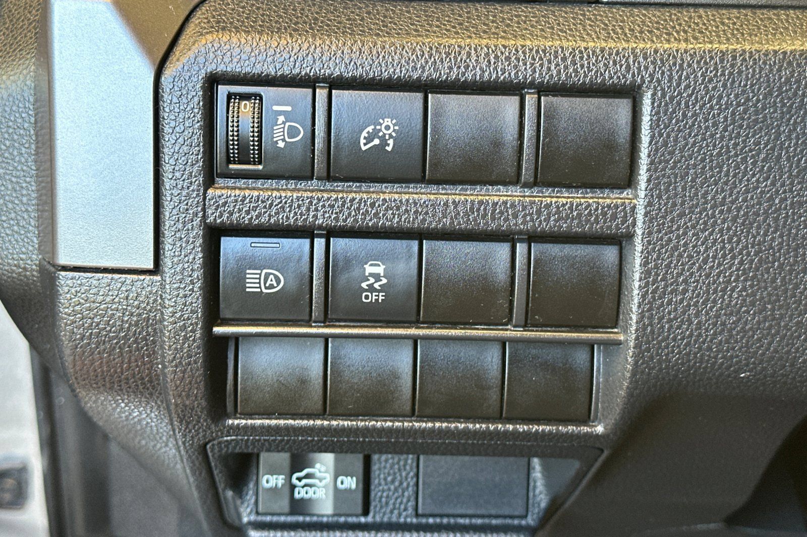 Used 2024 Toyota Tacoma SR5 AWD/4WD image 31