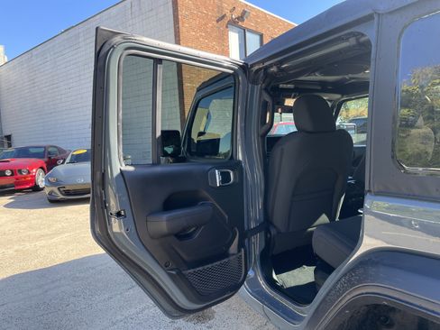 Used 2025 Jeep Wrangler Sport S w/ Convenience Group image 22