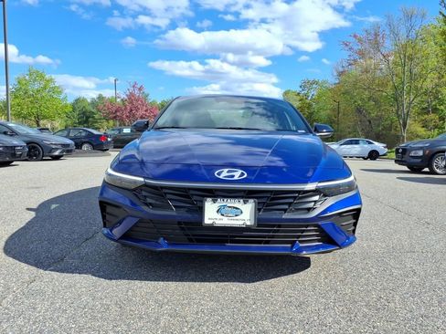 Used 2025 Hyundai Elantra Sport FWD image 2