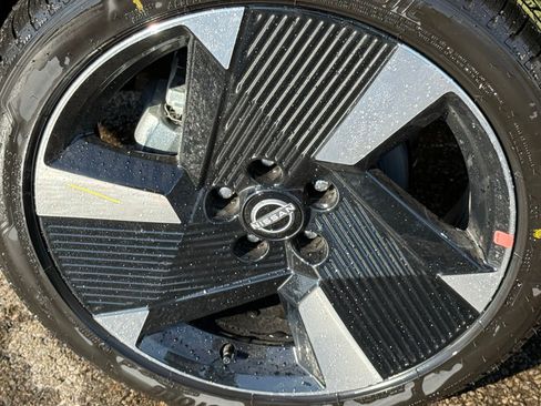 New 2026 Nissan Kicks SR image 10