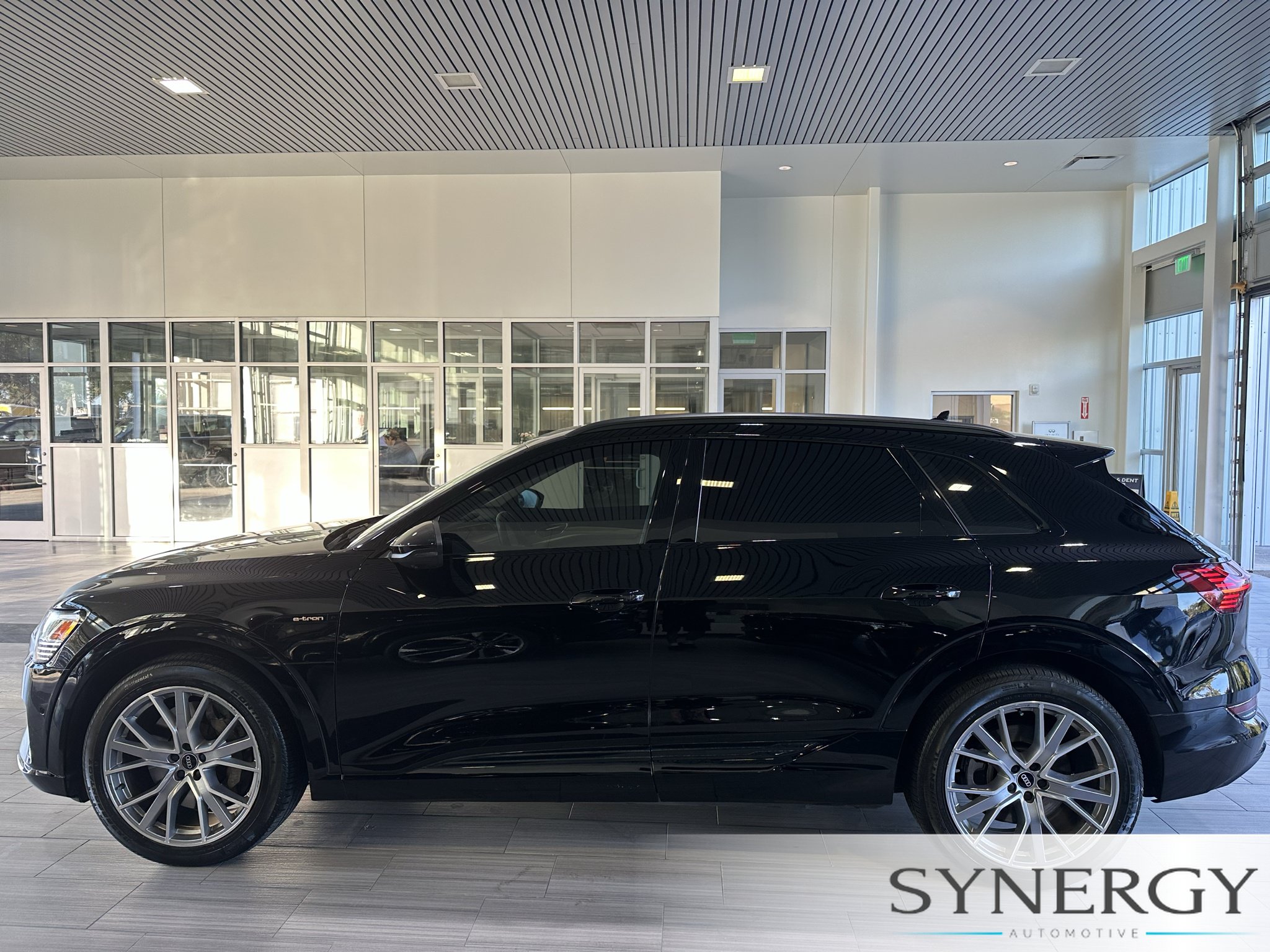 Used 2021 Audi e-tron Prestige w/ Prestige Package AWD/4WD image 11