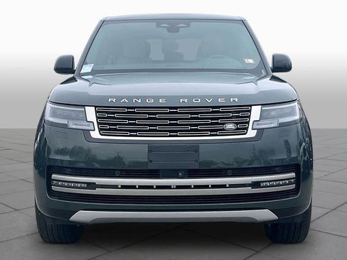 Used 2025 Land Rover Range Rover SE image 3
