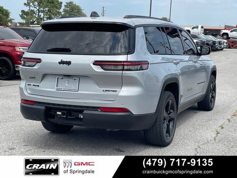 Used 2023 Jeep Grand Cherokee L Limited w/ Black Appearance Package AWD/4WD image 9