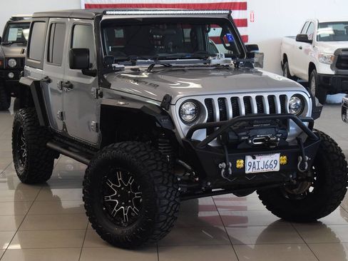 Used 2018 Jeep Wrangler Unlimited Sport S AWD/4WD image 8