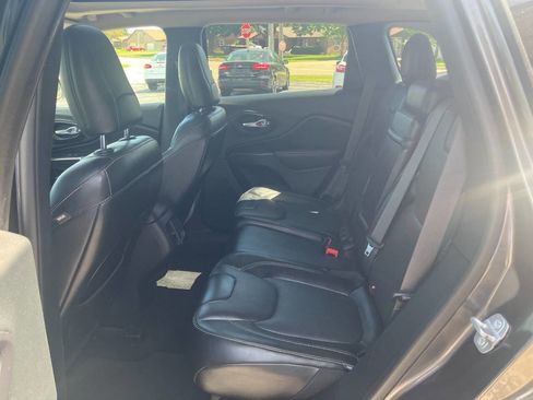 Used 2014 Jeep Cherokee Limited w/ Luxury Group AWD/4WD image 12