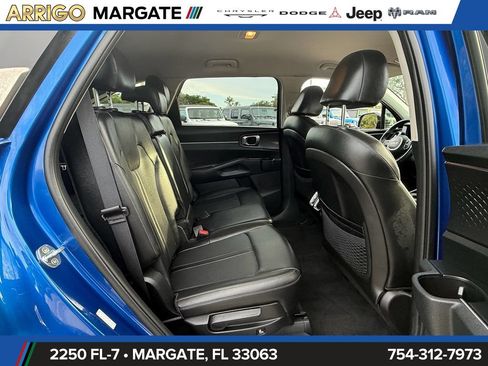 Used 2022 Kia Sorento S FWD image 18