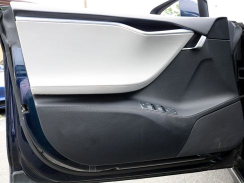 Used 2013 Tesla Model S image 13